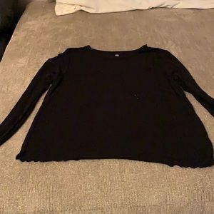 Long sleeve black tee
